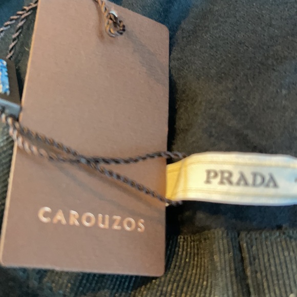 Prada - Picture 4 of 5